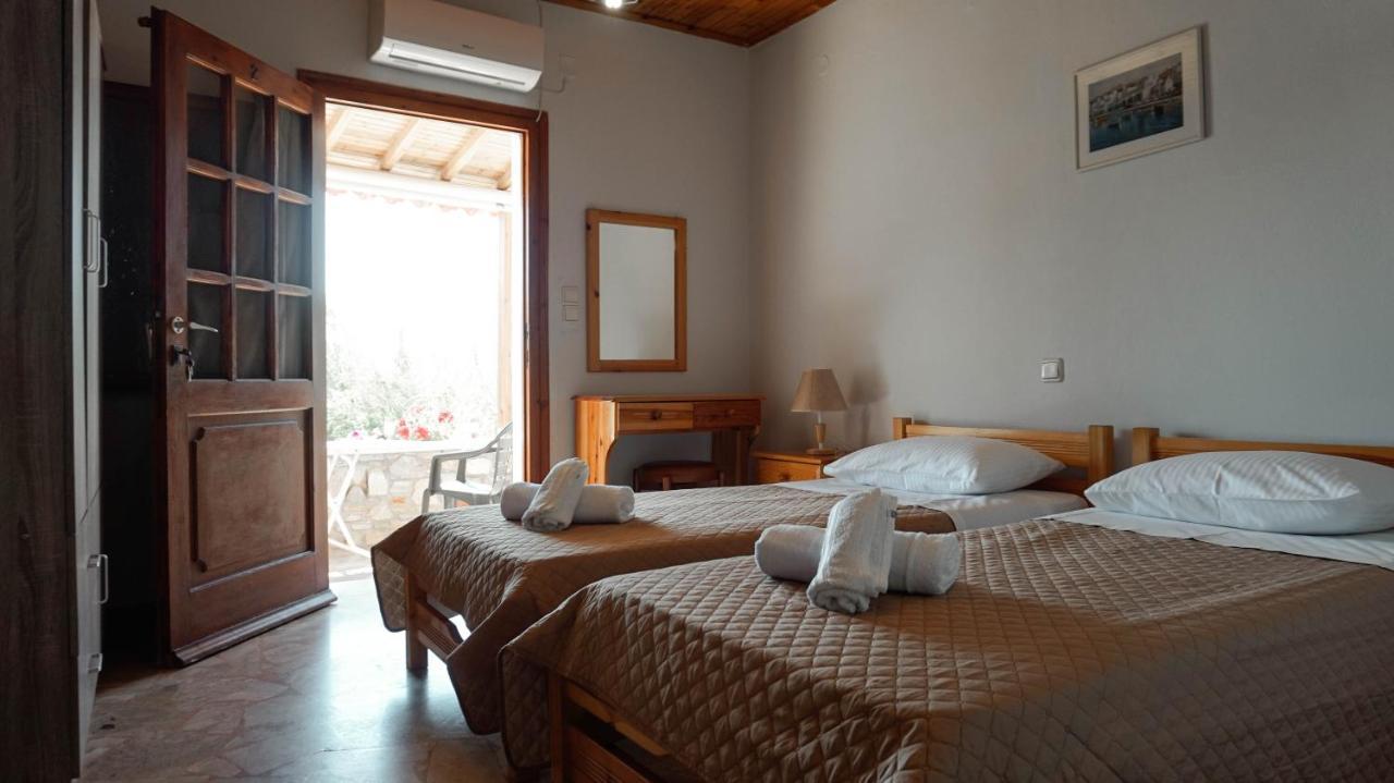 Soula Rooms Kini Exterior foto