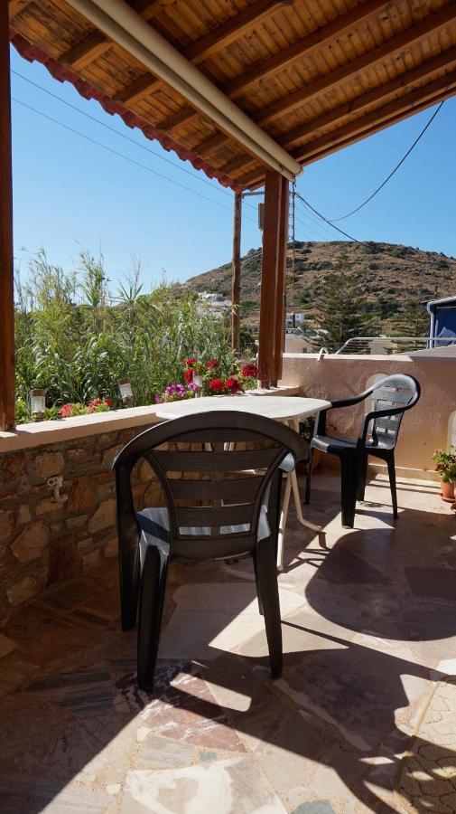 Soula Rooms Kini Exterior foto