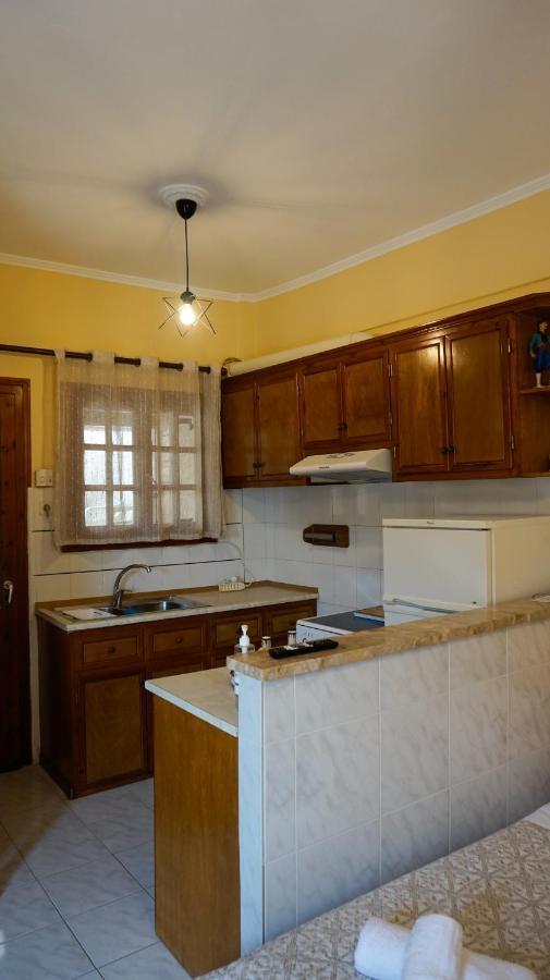 Soula Rooms Kini Exterior foto